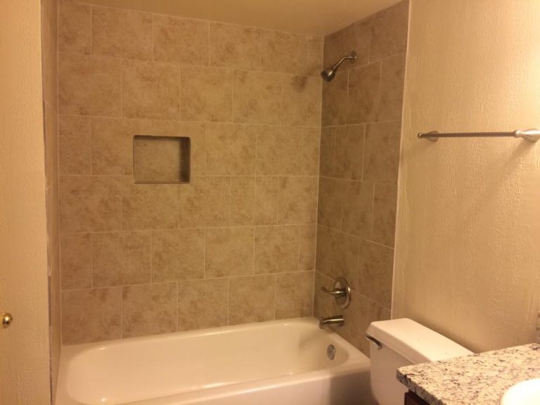 salle de bain d'un condo à vendre à Orlando