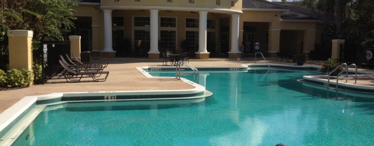 piscine à Orlando dans une résidence de condos