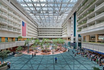 interieur du terminal B de l'aéroport international d'Orlando en 2016