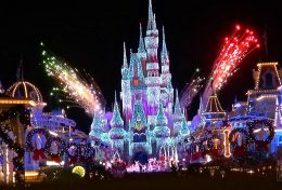 Feux d'artifices de Magic Kingdom pour Noël à Orlando