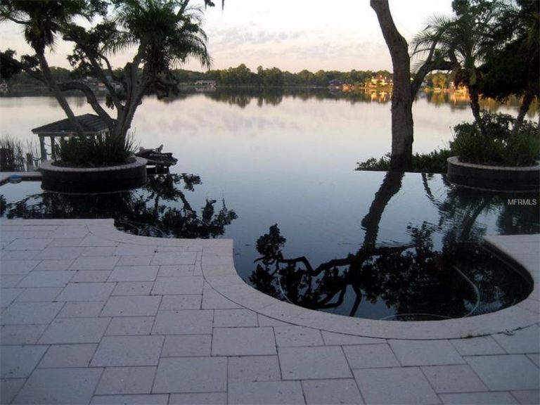 vue sur un lac en Floride depuis une villa
