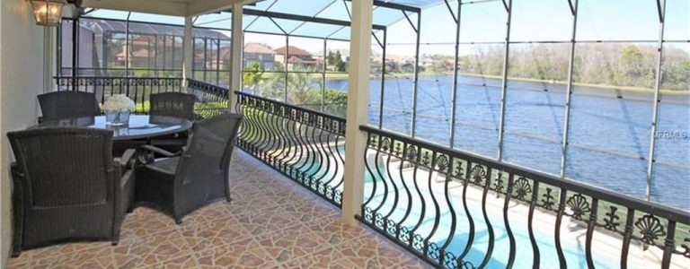 Villa avec vue sur le lac à vendre en Floride