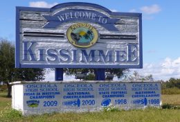 panneau de bienvenue de la ville de kissimmee en Floride