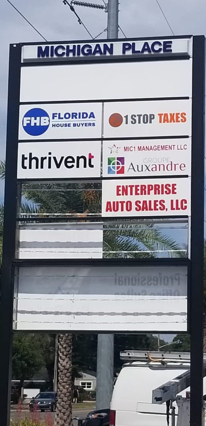 Panneau d'indication des locaux de notre filiale à Orlando