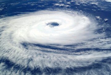 photo satellite d'un cyclone au-dessus de la terre