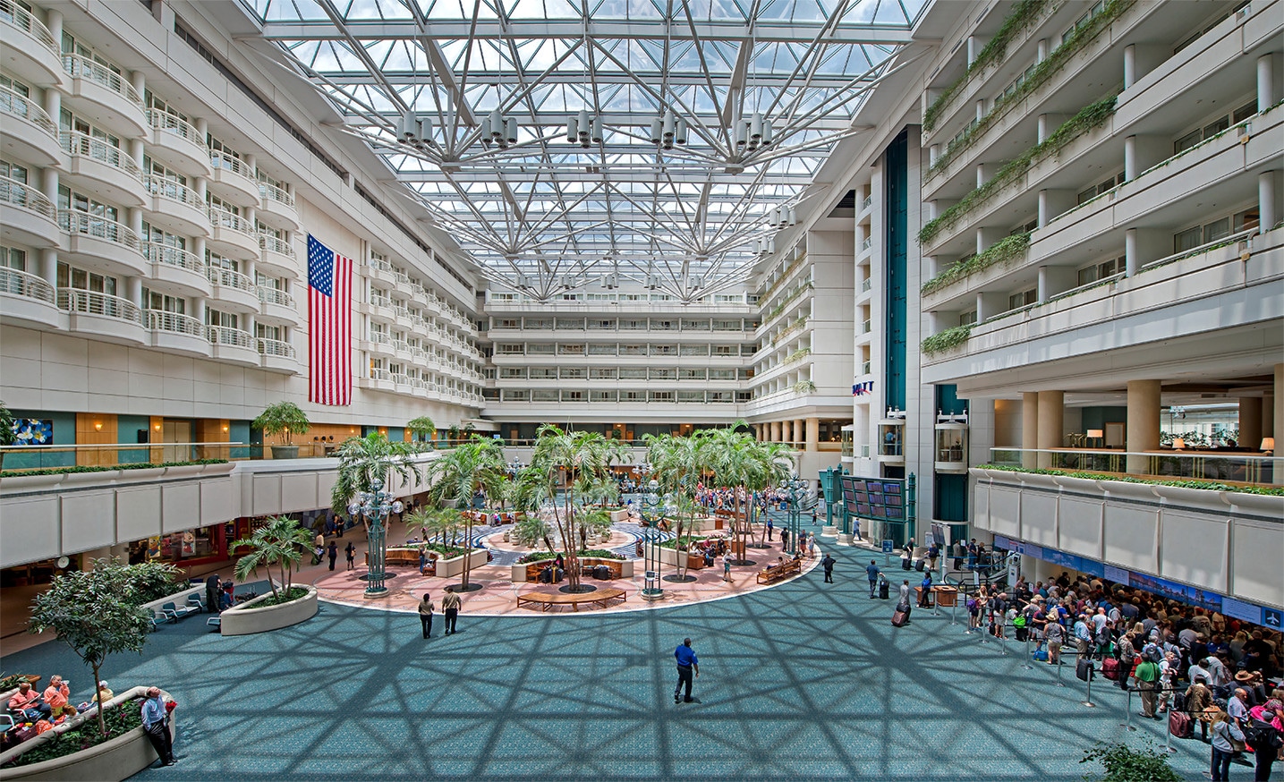 interieur du terminal B de l'aéroport international d'Orlando en 2016