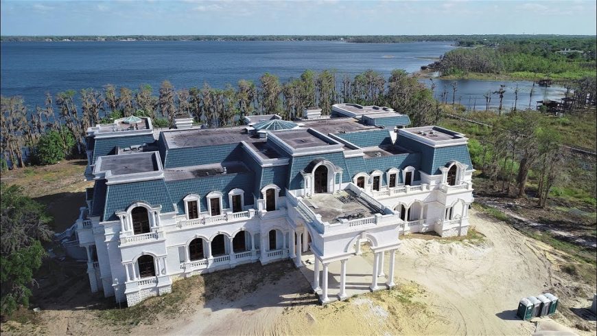 La villa de luxe de D. Siegel appelée "Versailles" à Windermere à coté d'Orlando en Floride.