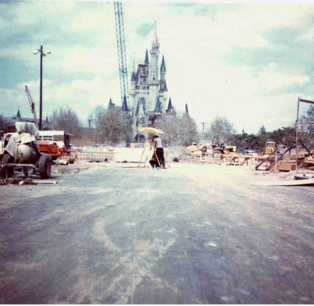 construction du parc de magic Kingdom  à Orlando dans les années 60